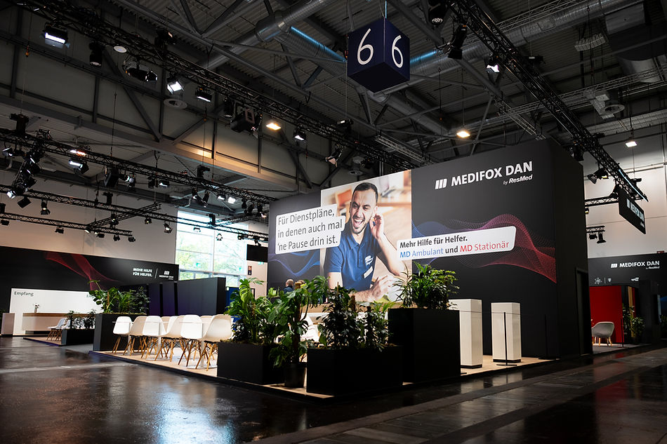 APM24-06350.jpg