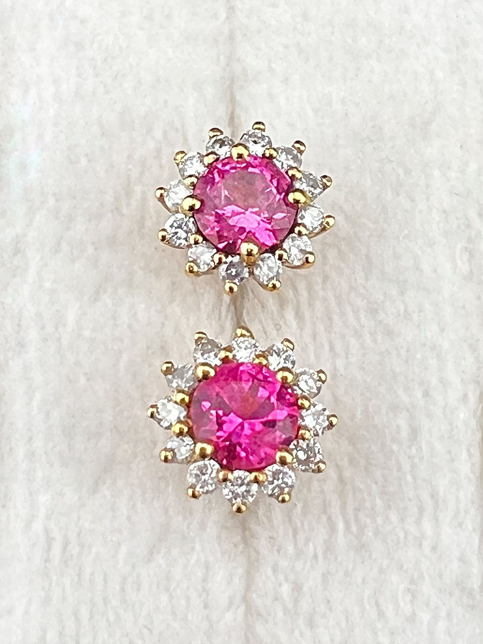 Thumbnail: Pink Spinel (0.89 ct) Earrings w/ Diamonds (0.24 ct)  in 18k Yellow Gold