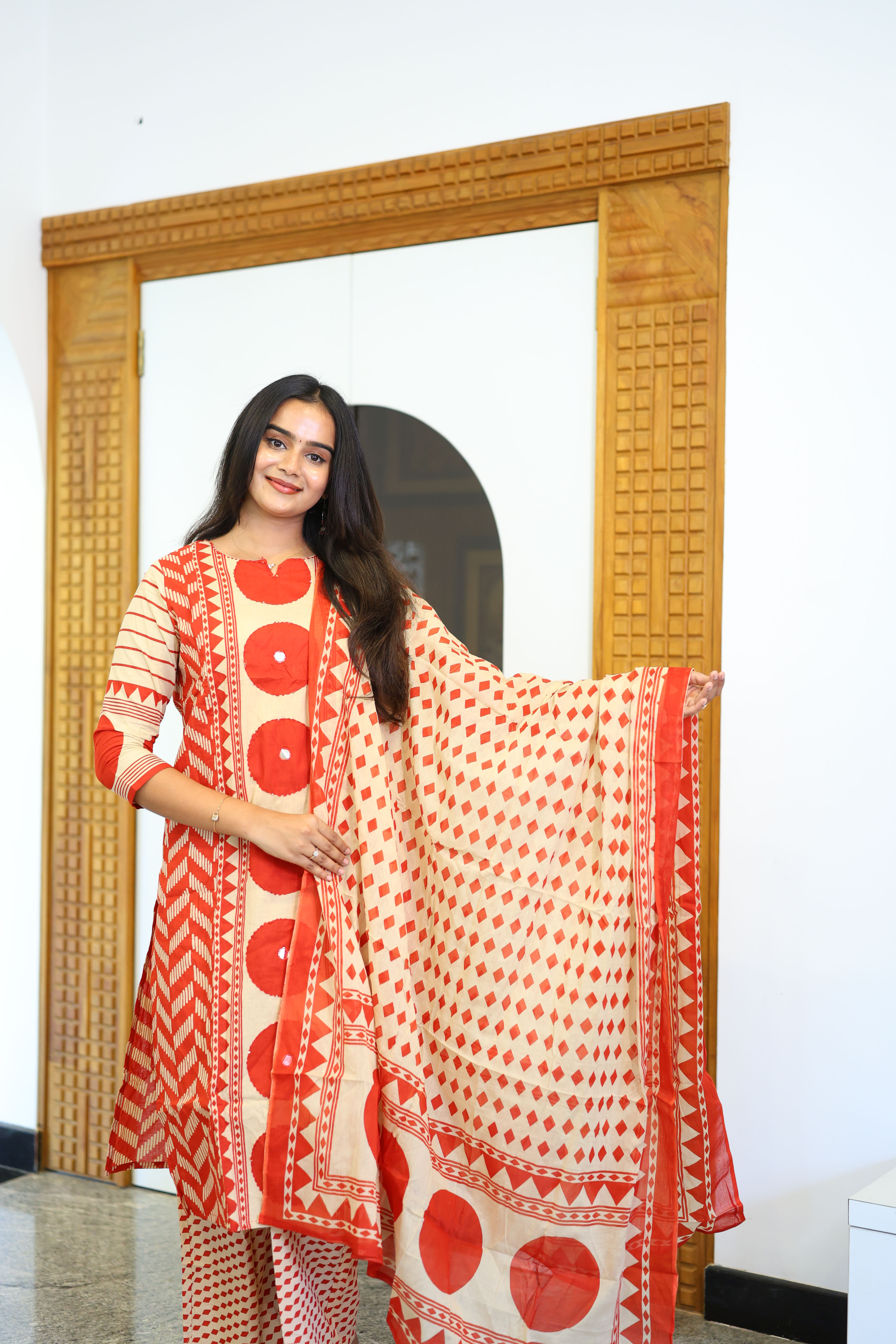 Vidhya Pure cotton Salwar Set of 3 (Kurti, Pant and Duppatta)