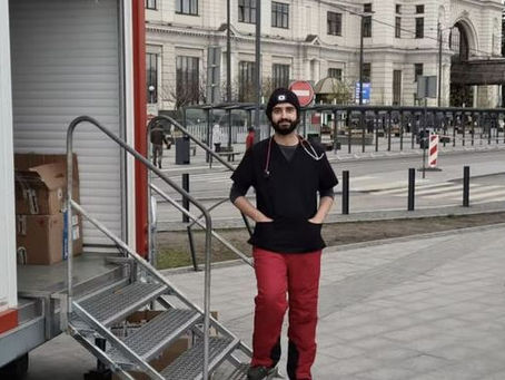 Syrian refugee puts medical skills to use in Ukraine