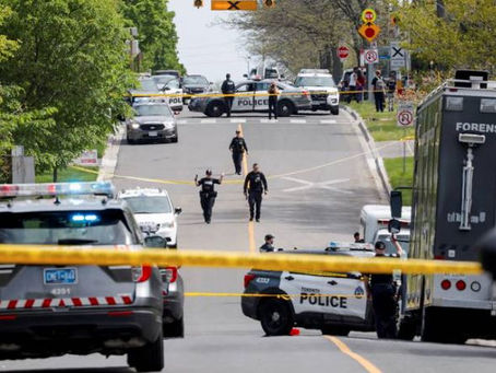 Toronto police kill man carrying a gun near schools