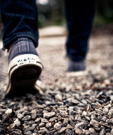 walking-349991_1920.jpg
