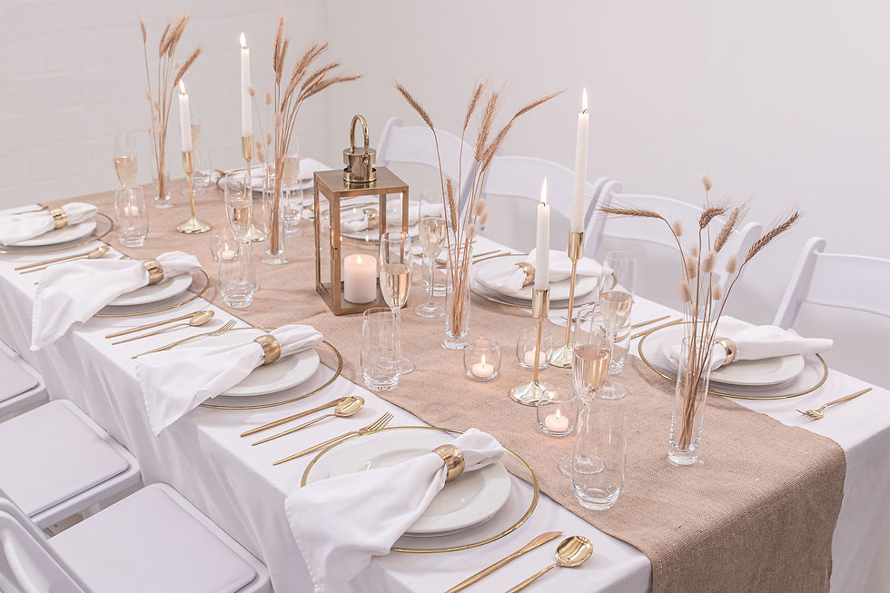Hessian and gold event table decor