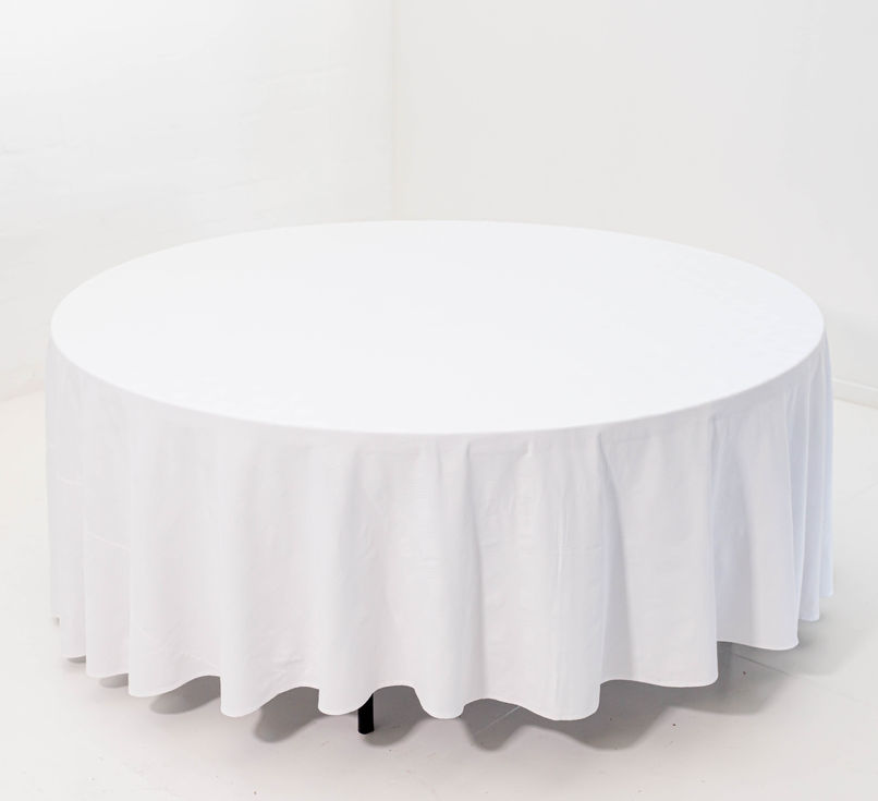 Round table cloth on table