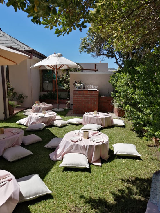 Round table cloth on table