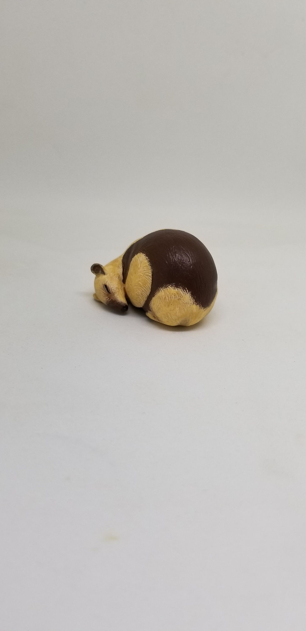 Miniatura: Sleeping Baby Tamandua Figurine