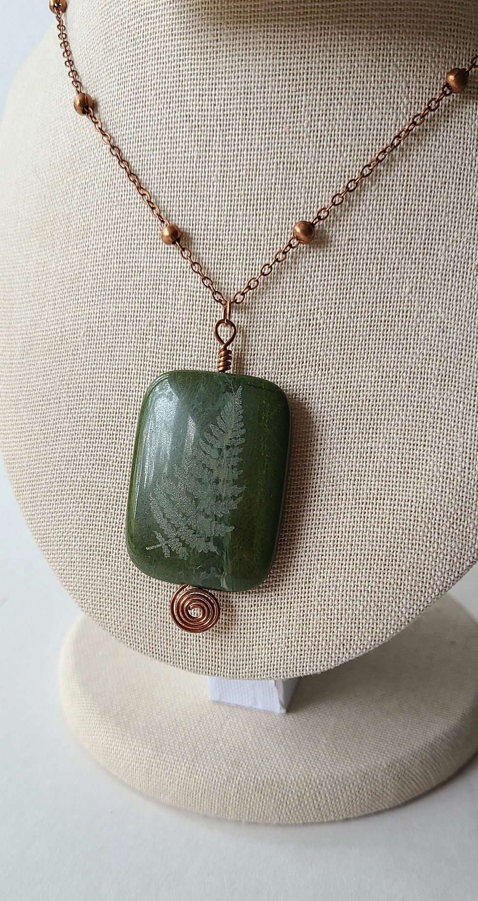 縮圖：Etched Fern African Green Jasper Necklace