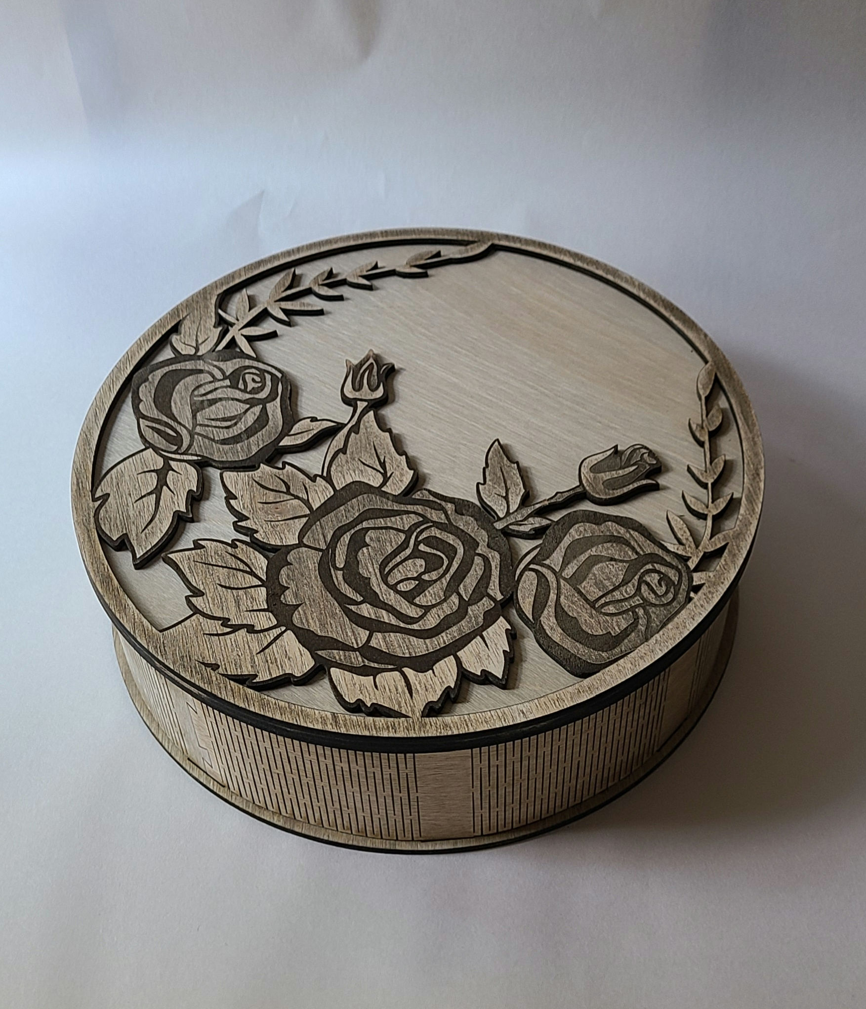 Washed Walnut Roses Round Jewelry/Gift Box