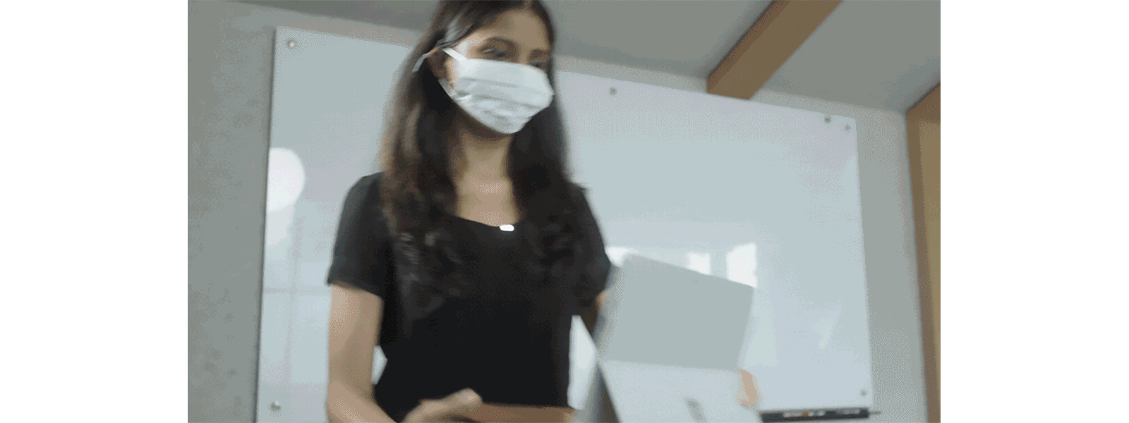 e690eb_647bd618b4974dd9ada50efb024064c5_mv2.gif