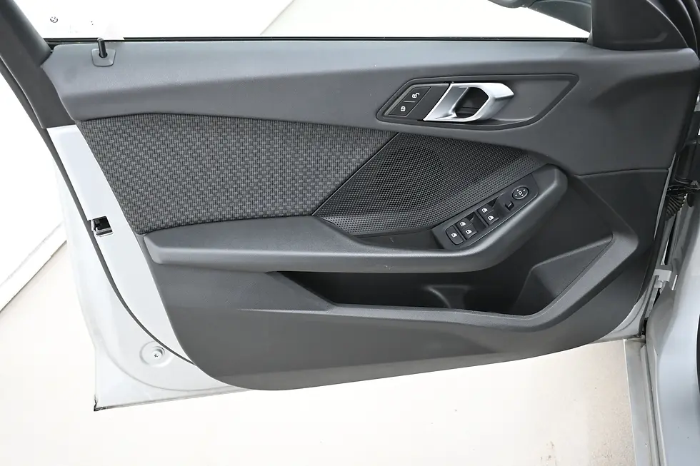 Miniature : BMW 118E 2020 97000KM