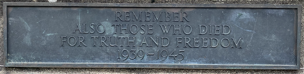 Wells War Memorial 2.HEIC