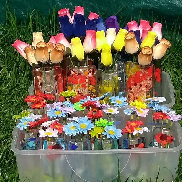 Pocket vases in the sun