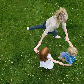 Bailando en la hierba