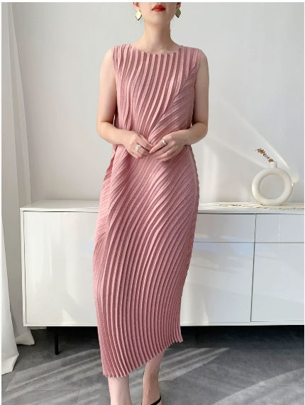 Thumbnail: Pleated Midi Dress – Sleeveless Round Neck