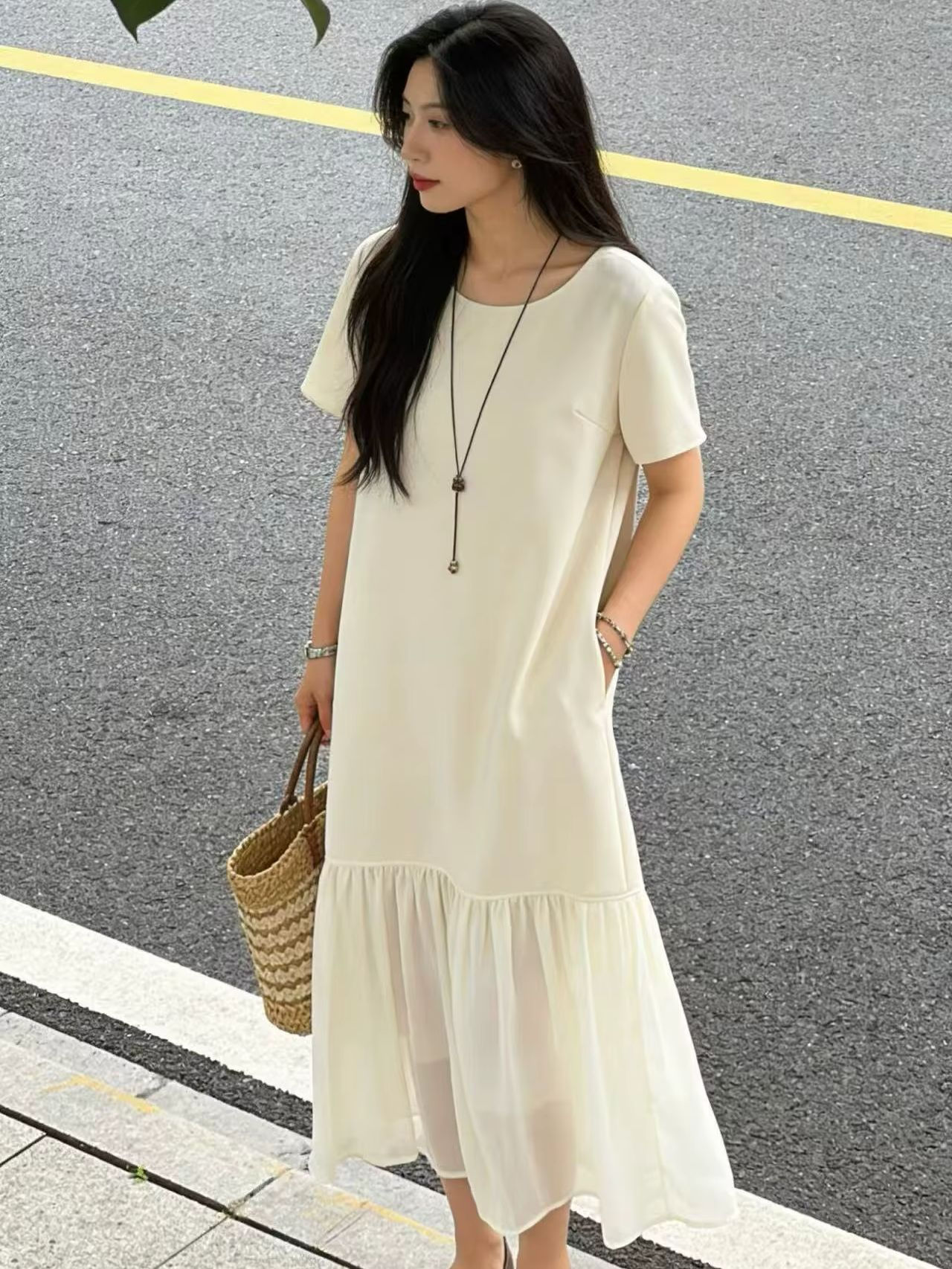 Short Sleeve Relaxed Fit Midi Dress