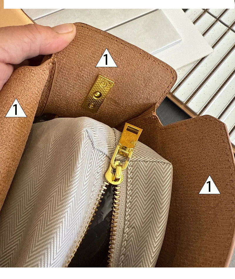 Thumbnail: Genuine Leather Shoulder Tote Bag