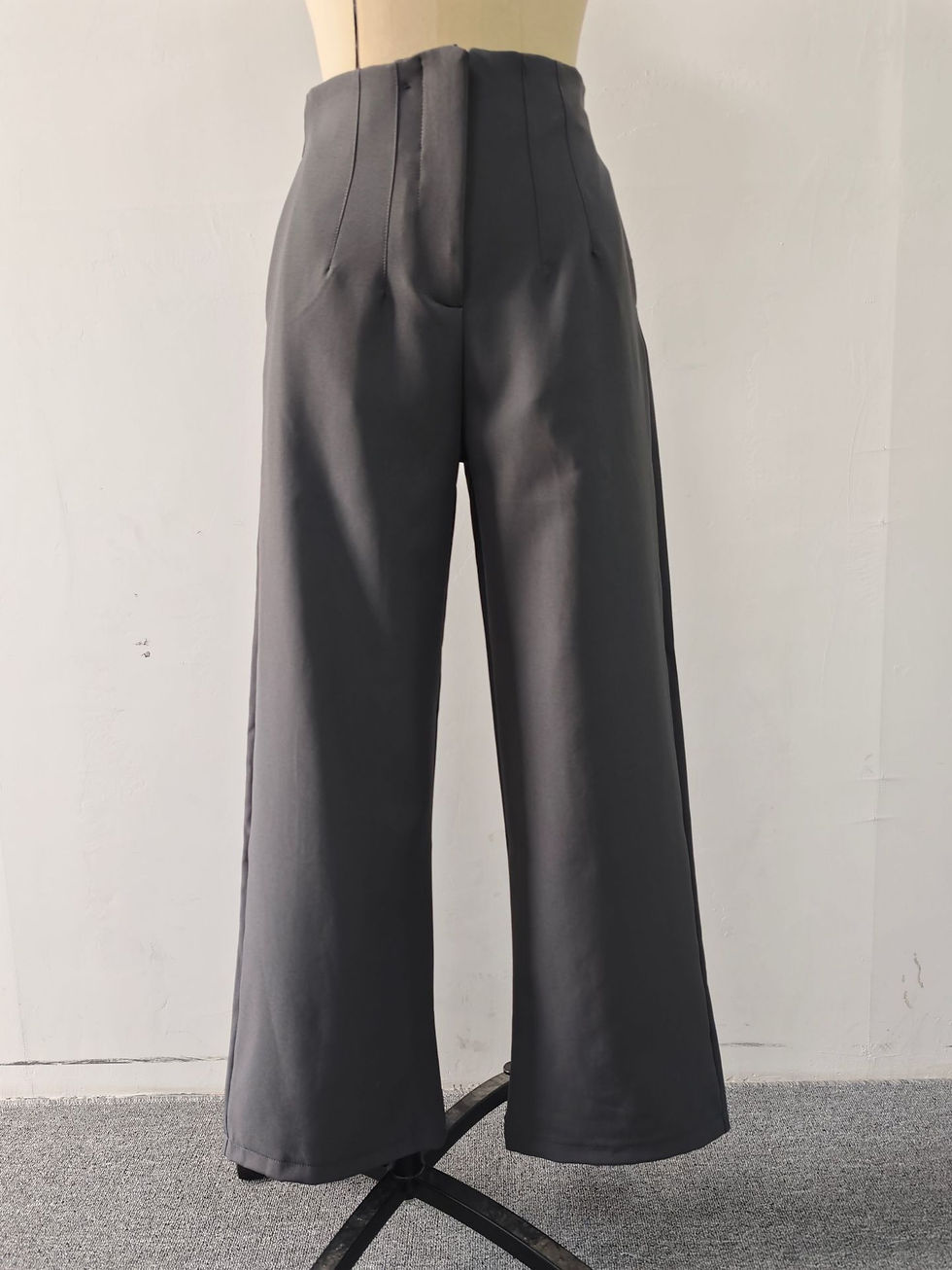 Thumbnail: Elegant Wide-Leg Tailored Trousers
