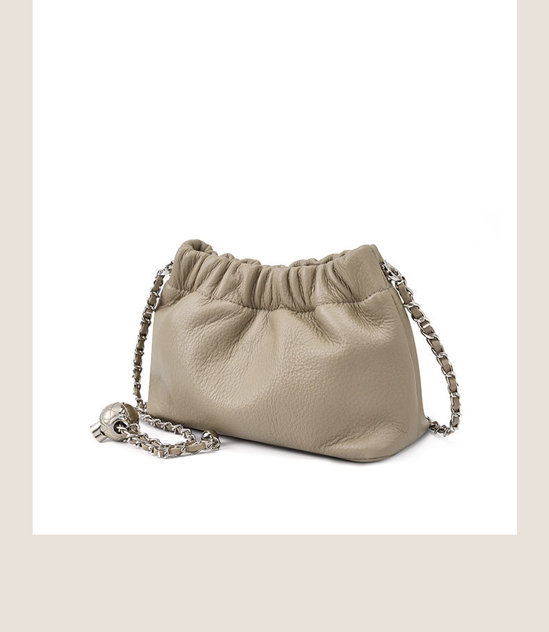 Thumbnail: Chain Flap Leather Crossbody Bag
