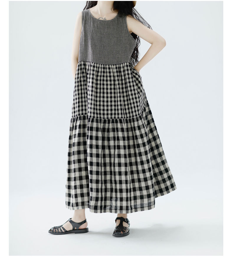 Thumbnail: Linen Midi Dress – Sleeveless Color Block Design