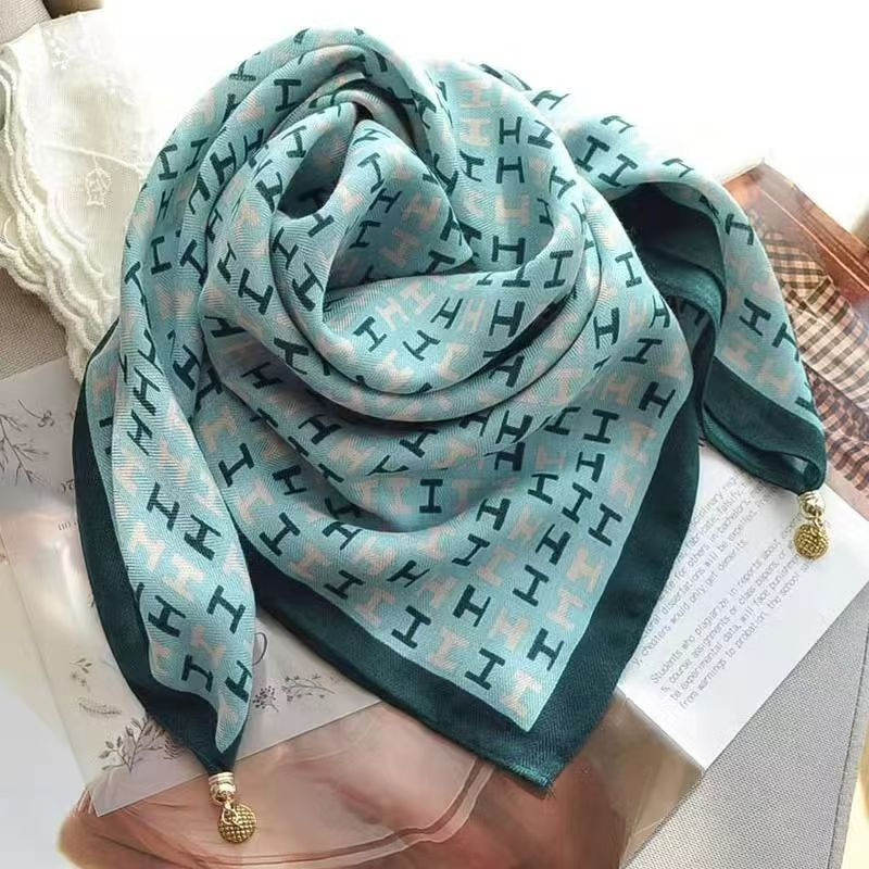 Thumbnail: Magnetic Buckle Silk Scarf
