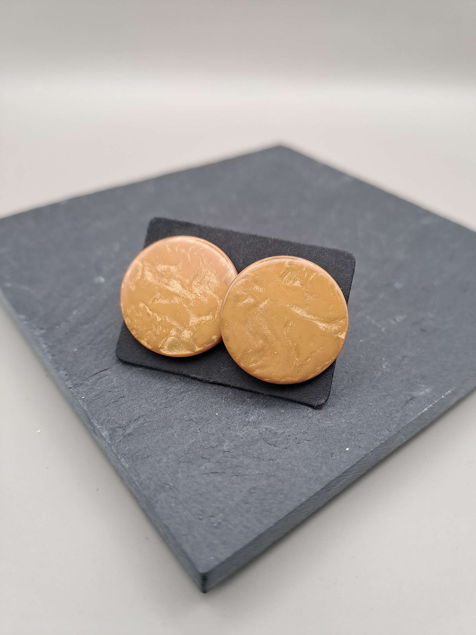 Ohrstecker "Karamell-Schimmer" - Edelstahl (flach)