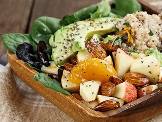 Salade bien-être quinoa, avocats et pommes