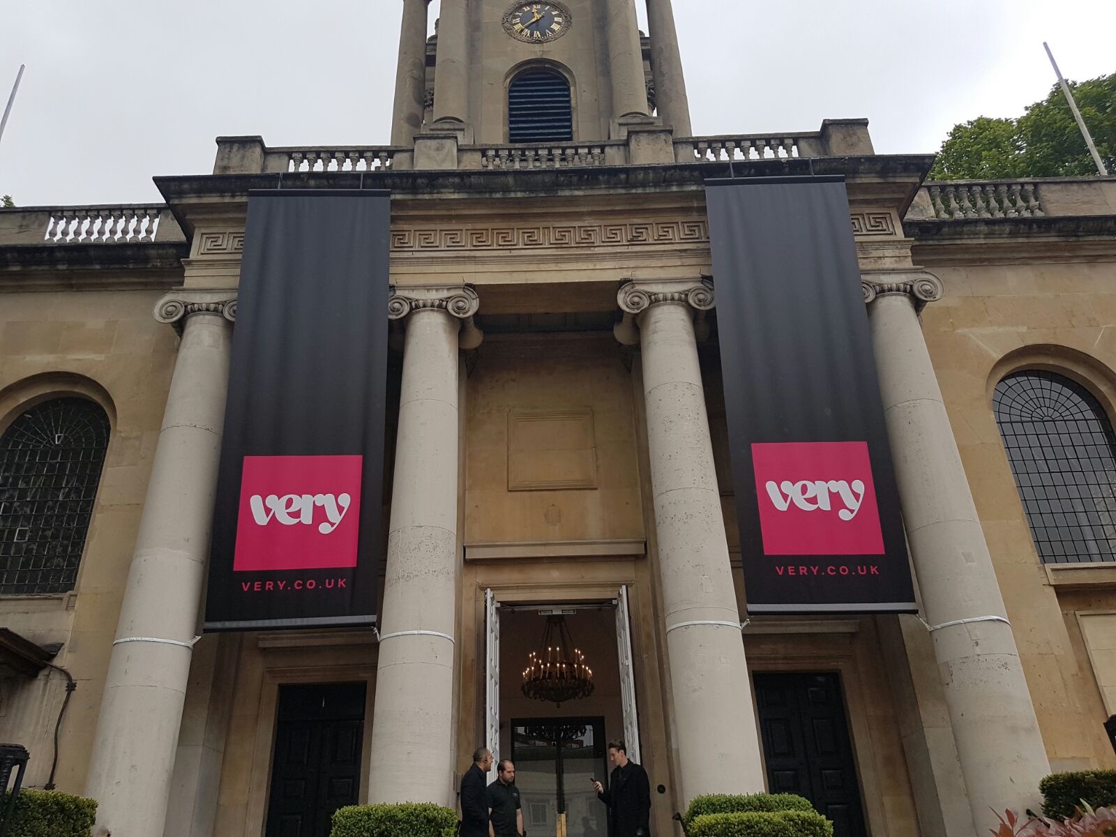 Extra large hanging banners