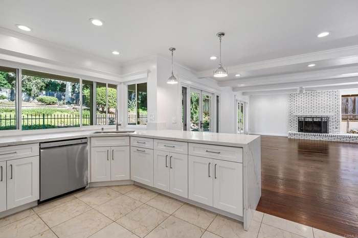 Kitchen & Countertop by Payan Home Remodeling
