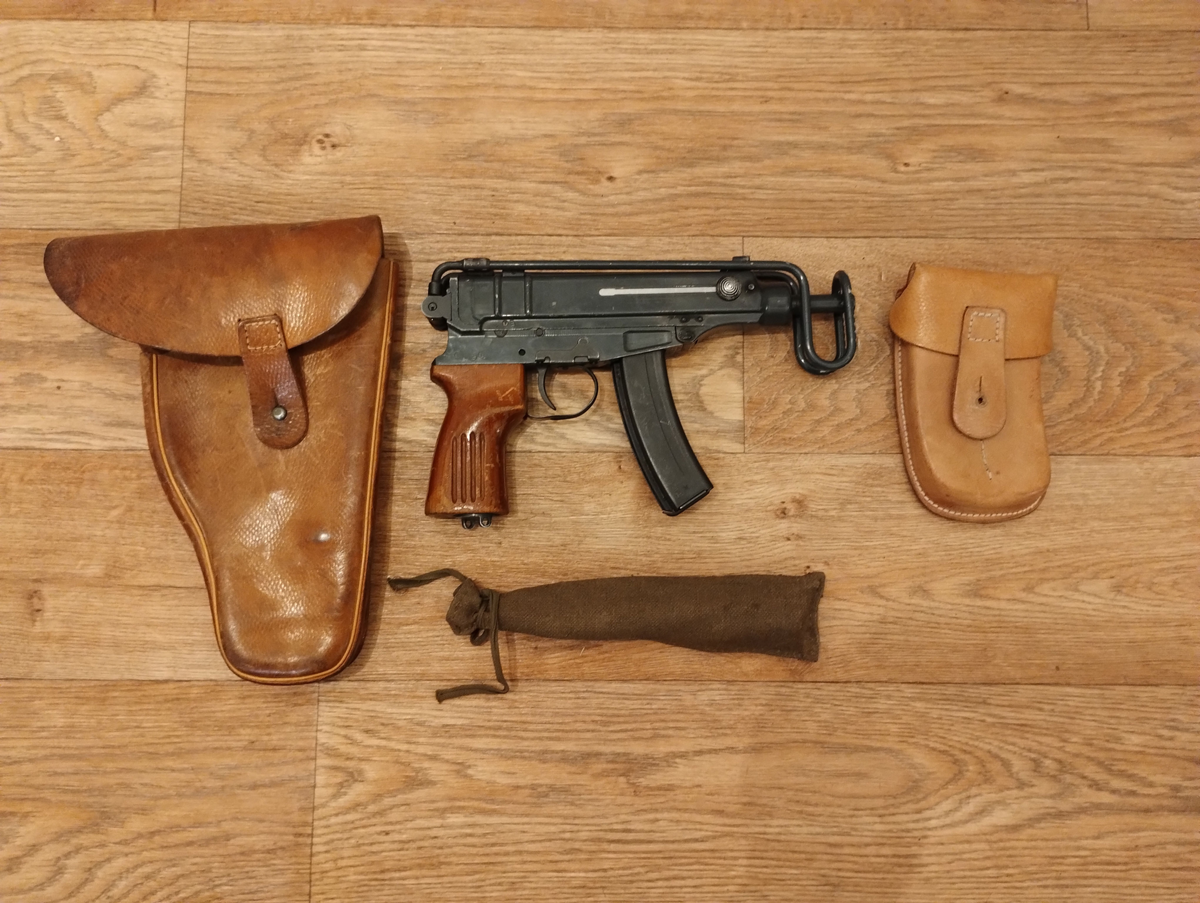 Skorpion Vz61 Machine Pistol & Kit -- SOLD