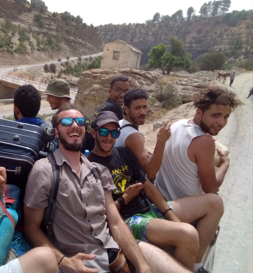 Mohammed, David y el grupo de montañeros