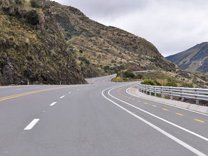 Se reinician trabajos en la vía recta de Pifo para mejorar la circulación hacia la Ruta Viva