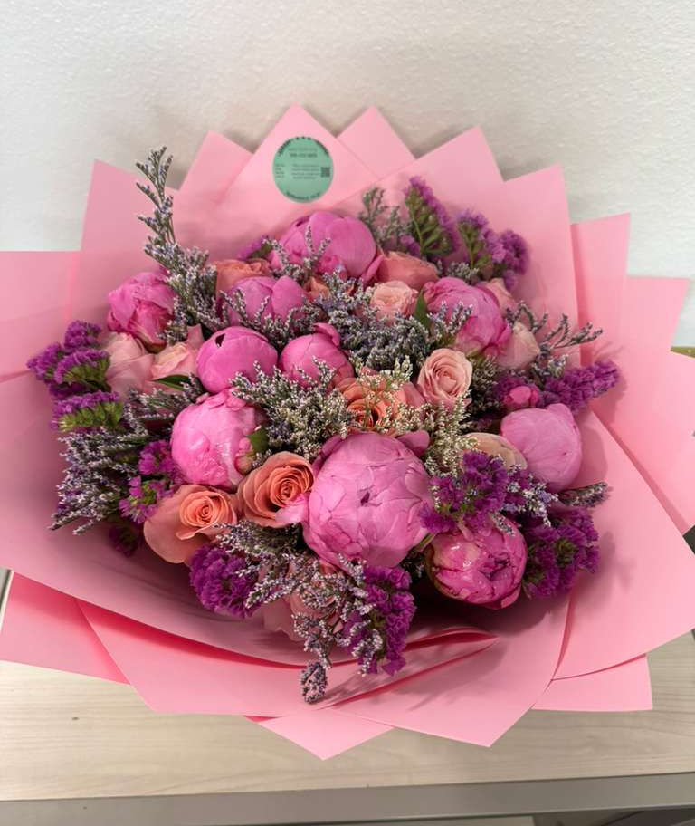 Pink Peonies & Roses