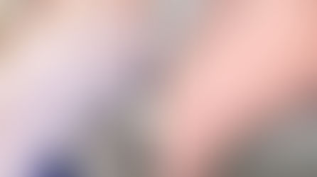 Fotograafia, mis kujutab venitusarmide eemaldamise protsessi reiel.