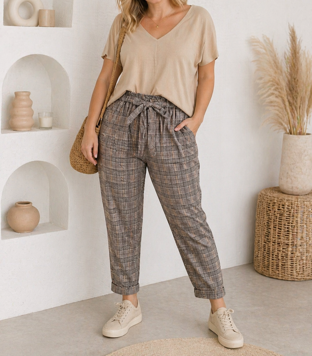 Pantalon carrot à carreaux, avec ceinture, 2 coloris disponibles Made in Italy
