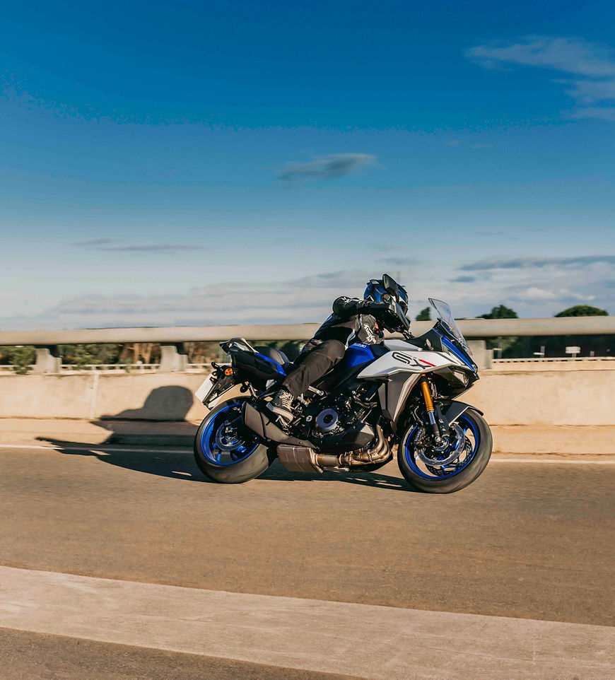 GSX-S1000GX_M4_YSF_Action_2.jpeg