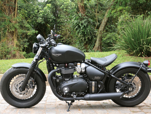 Bonneville Bobber Black