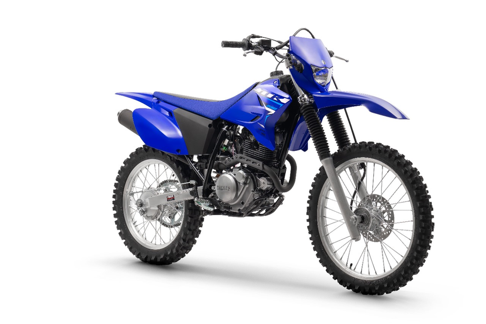 A trilheira Yamaha TT-R renova o visual para 2026