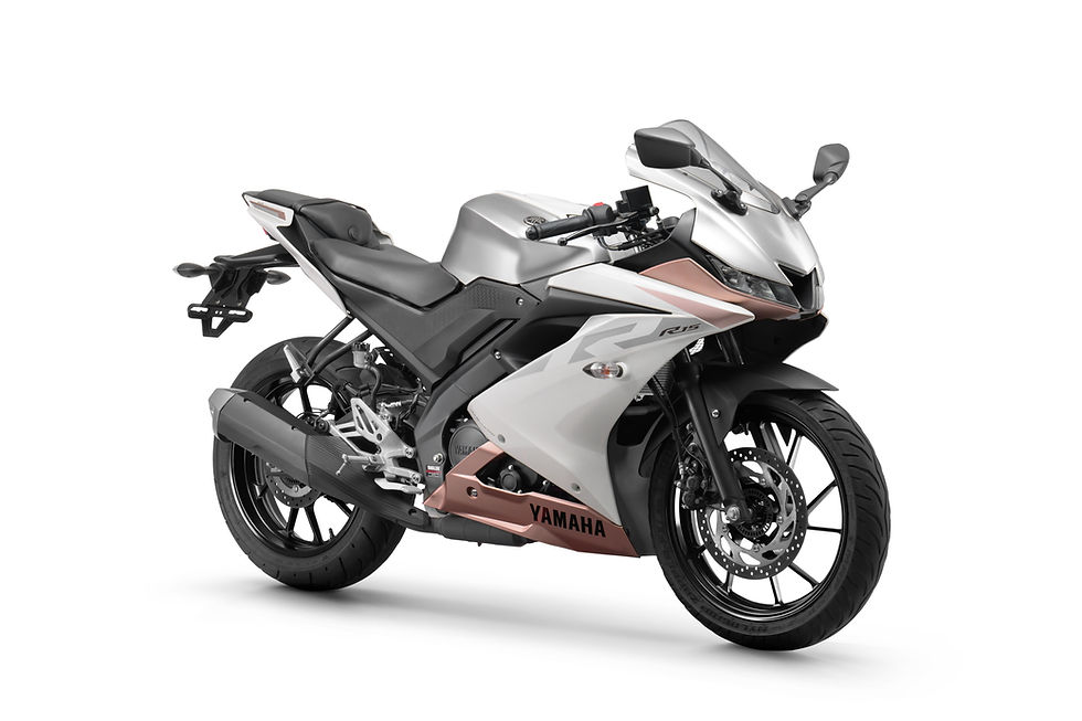 Yamaha R15 tem motor de 155 cm3 com 18,8 cv a 10.000 rpm e pico de torque de 1,5 kgf.m a 8.500 giros