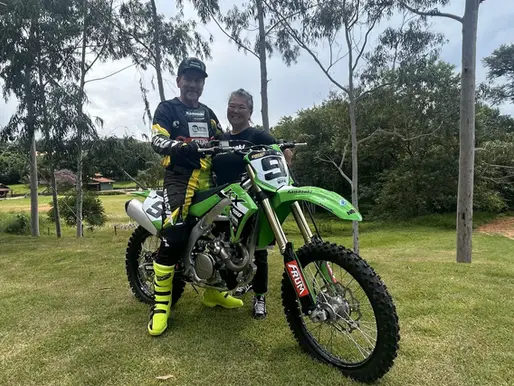 Kawasaki reforça sua excelência em Off-Road e fecha uma parceria com Jorge Negretti