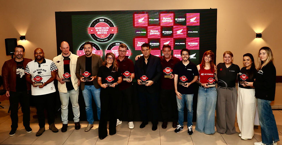 Grupo de representantes das marcas no evento de premiação do Selo Maior Valor de Revenda (Fredy Uehara)