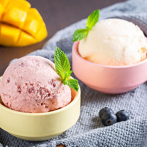 Two Scoops of Ice Cream 兩個雪糕球