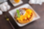 Choice One Fresh Fruit Topping Waffle 自選一種鮮果格仔餅