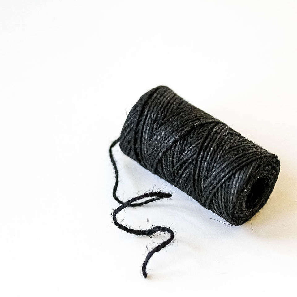 Schwarze Schnur zum Basteln