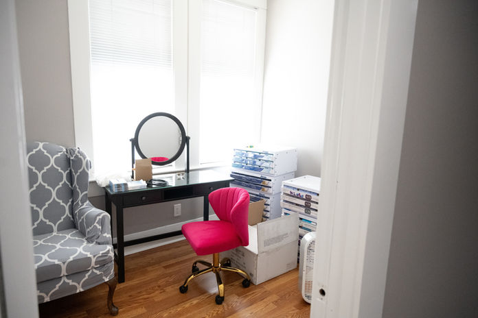 Contact lens fitting room at Sims OD in Tampa, Florida, equipped for eye exams and fittings.