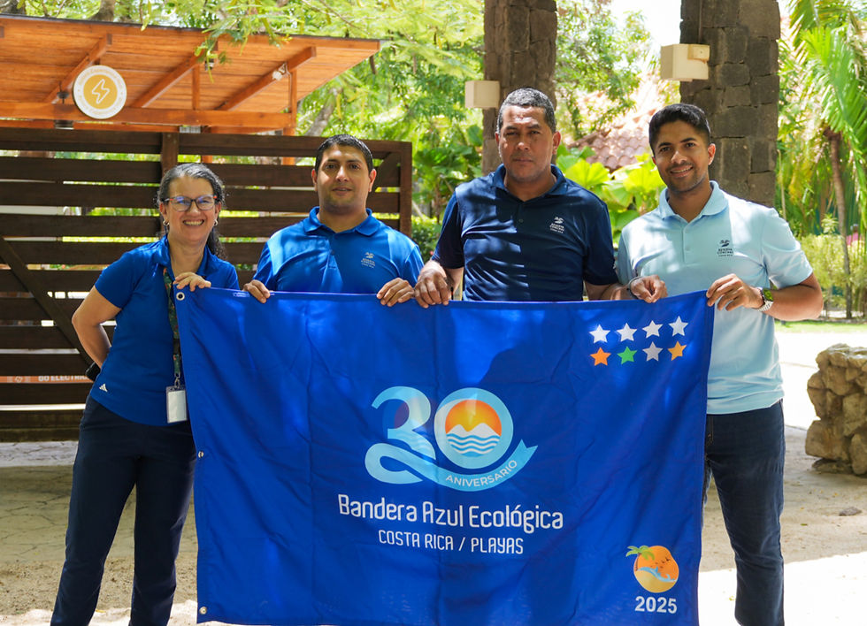 Colaboradores participaron en el acto de reconocimiento ambiental.