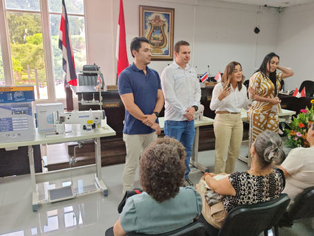 INDER APUESTA POR LA AUTONOMÍA DE LAS MUJERES RURALES A TRAVÉS DE SUS EMPRENDIMIENTOS TEXTILES