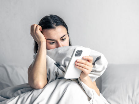 Doomscrolling: consejos para proteger su salud mentalante el consumo compulsivo de noticias negativas en internet