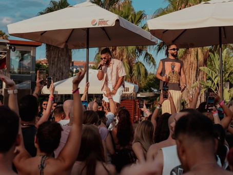 Jean & Alex performing live in Puerto Rico blending R&B soul and urban bachata