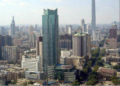 墓地的缄默和光线