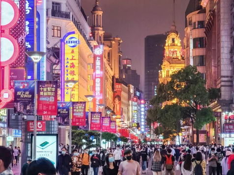 霓虹灯下的哨兵